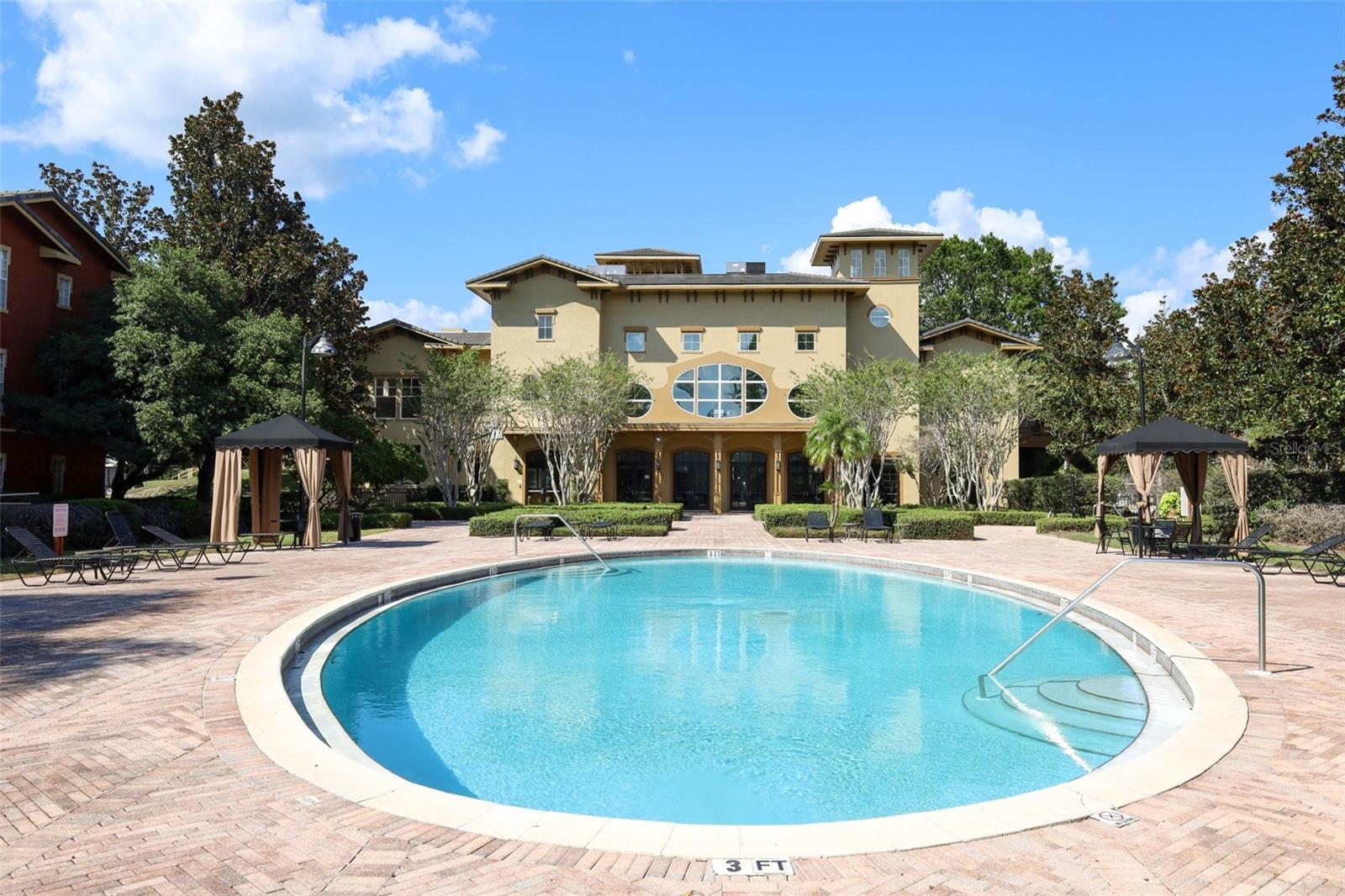 NOTTING HILL A CONDO - Residential