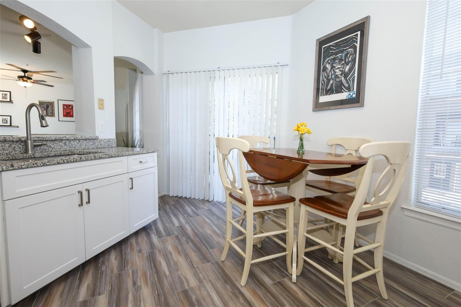 NOTTING HILL A CONDO - Residential