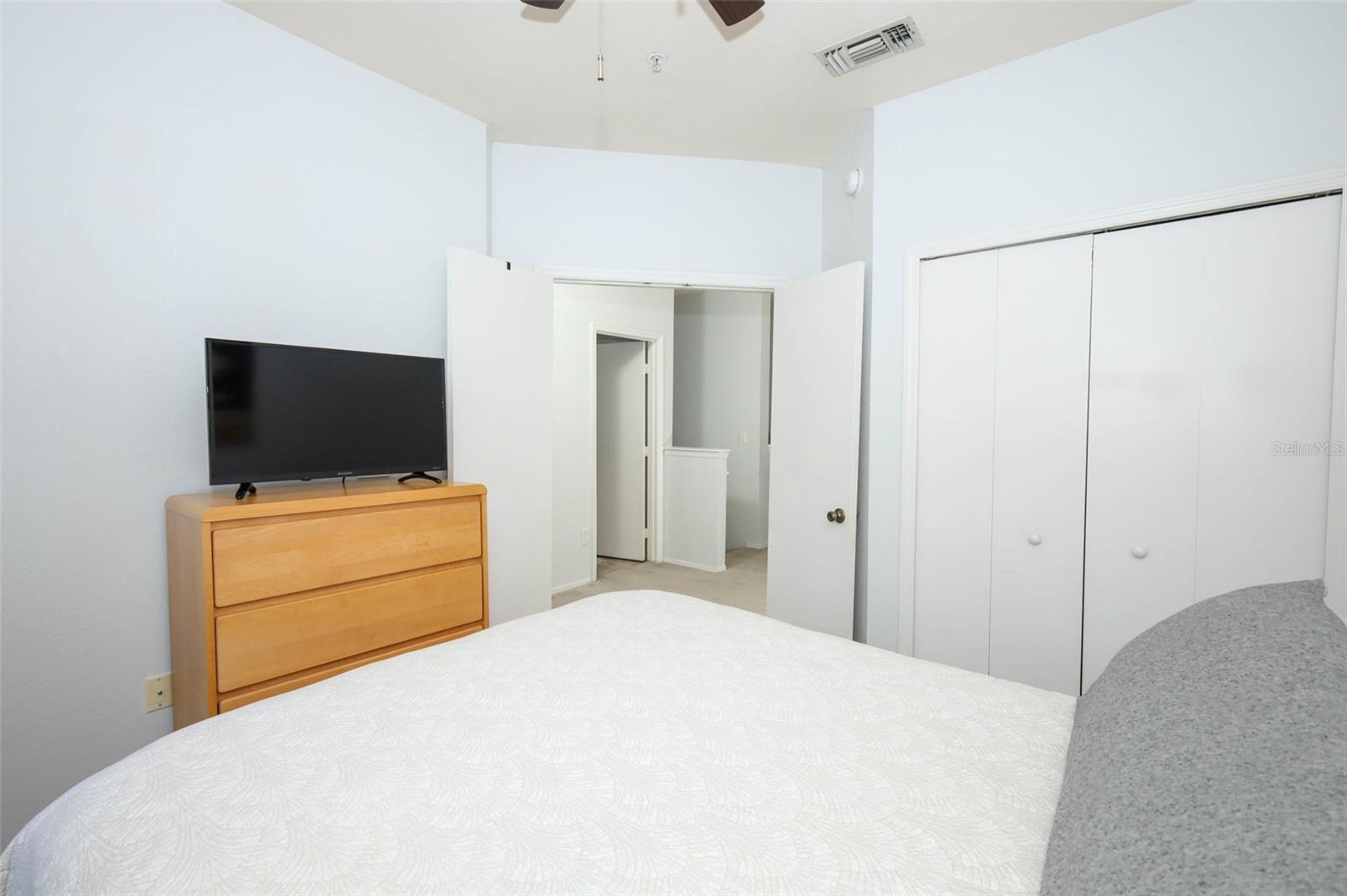 NOTTING HILL A CONDO - Residential