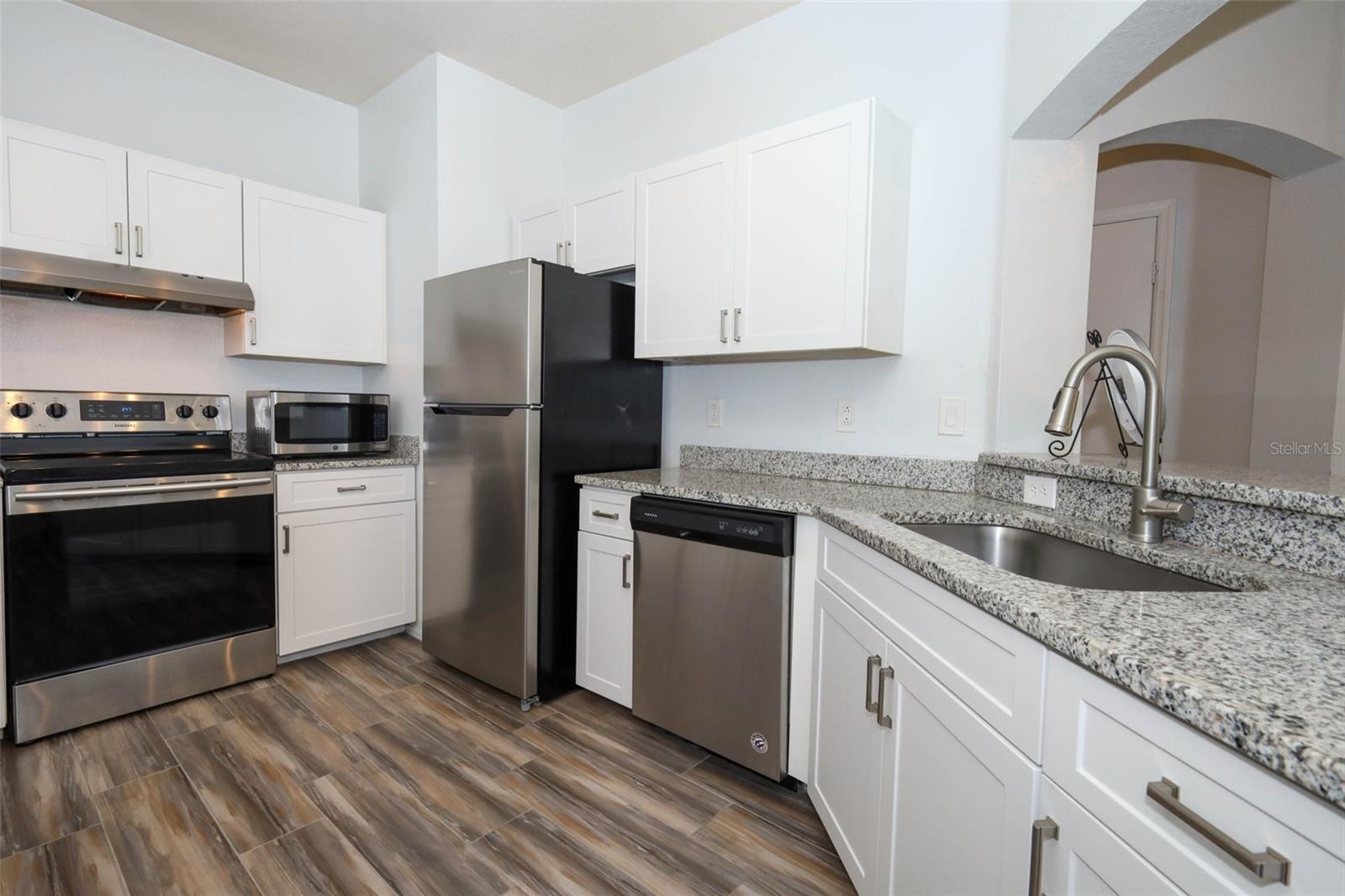 NOTTING HILL A CONDO - Residential