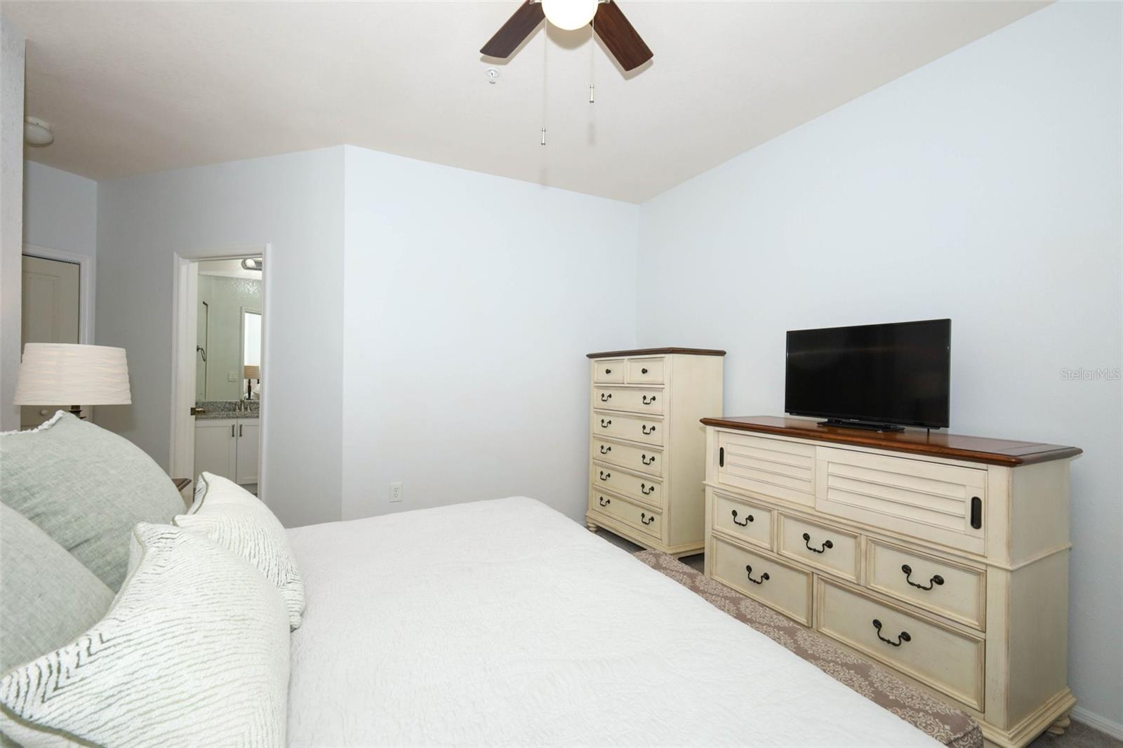 NOTTING HILL A CONDO - Residential