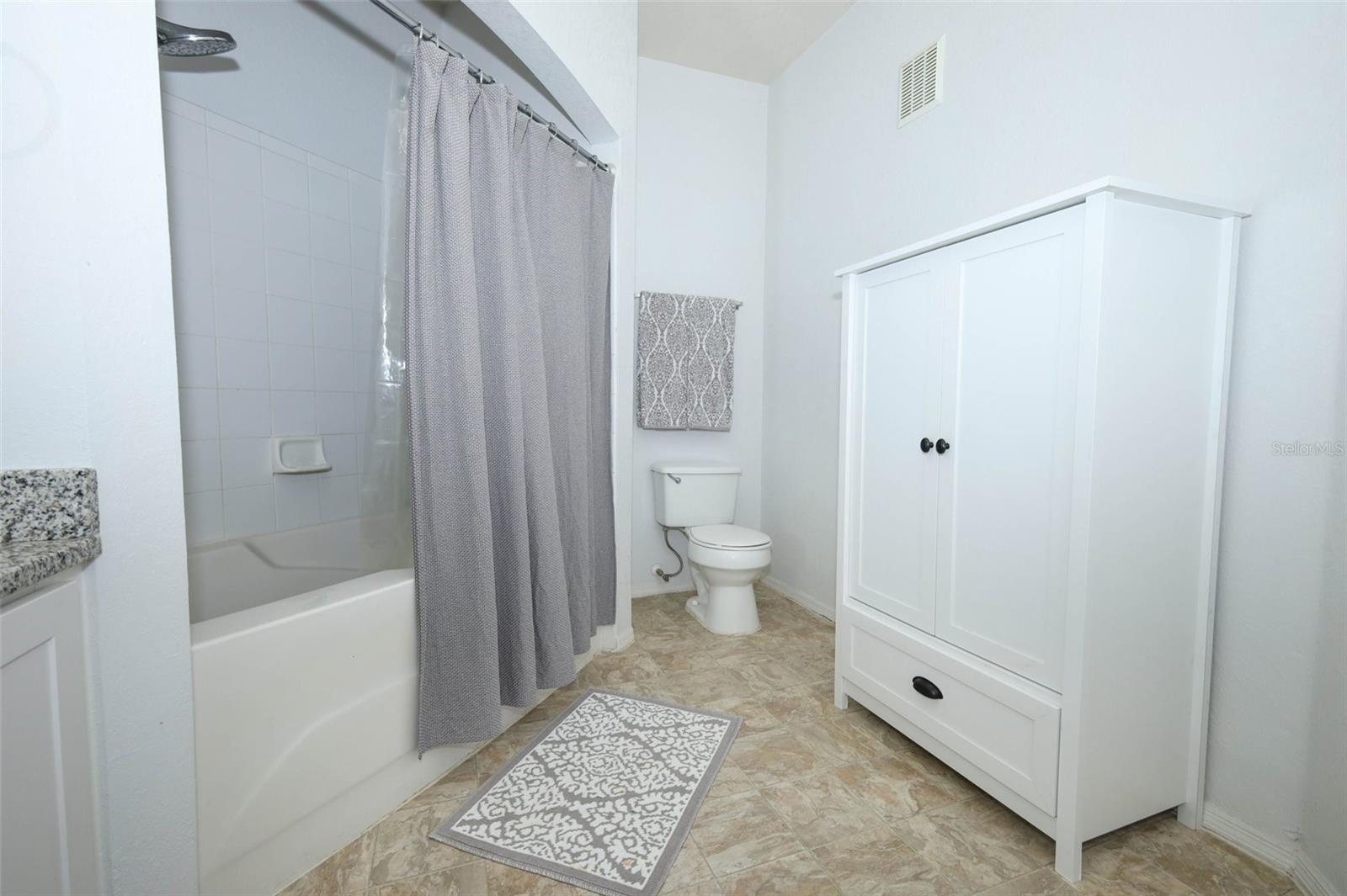 NOTTING HILL A CONDO - Residential