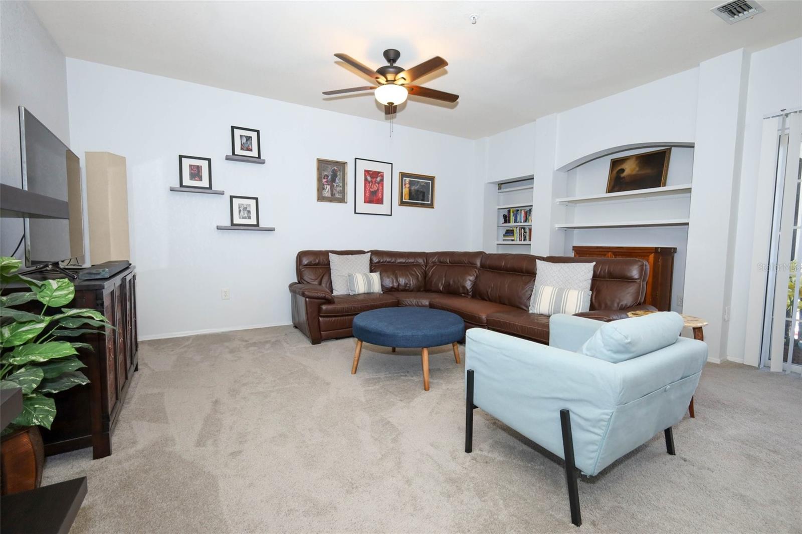 NOTTING HILL A CONDO - Residential