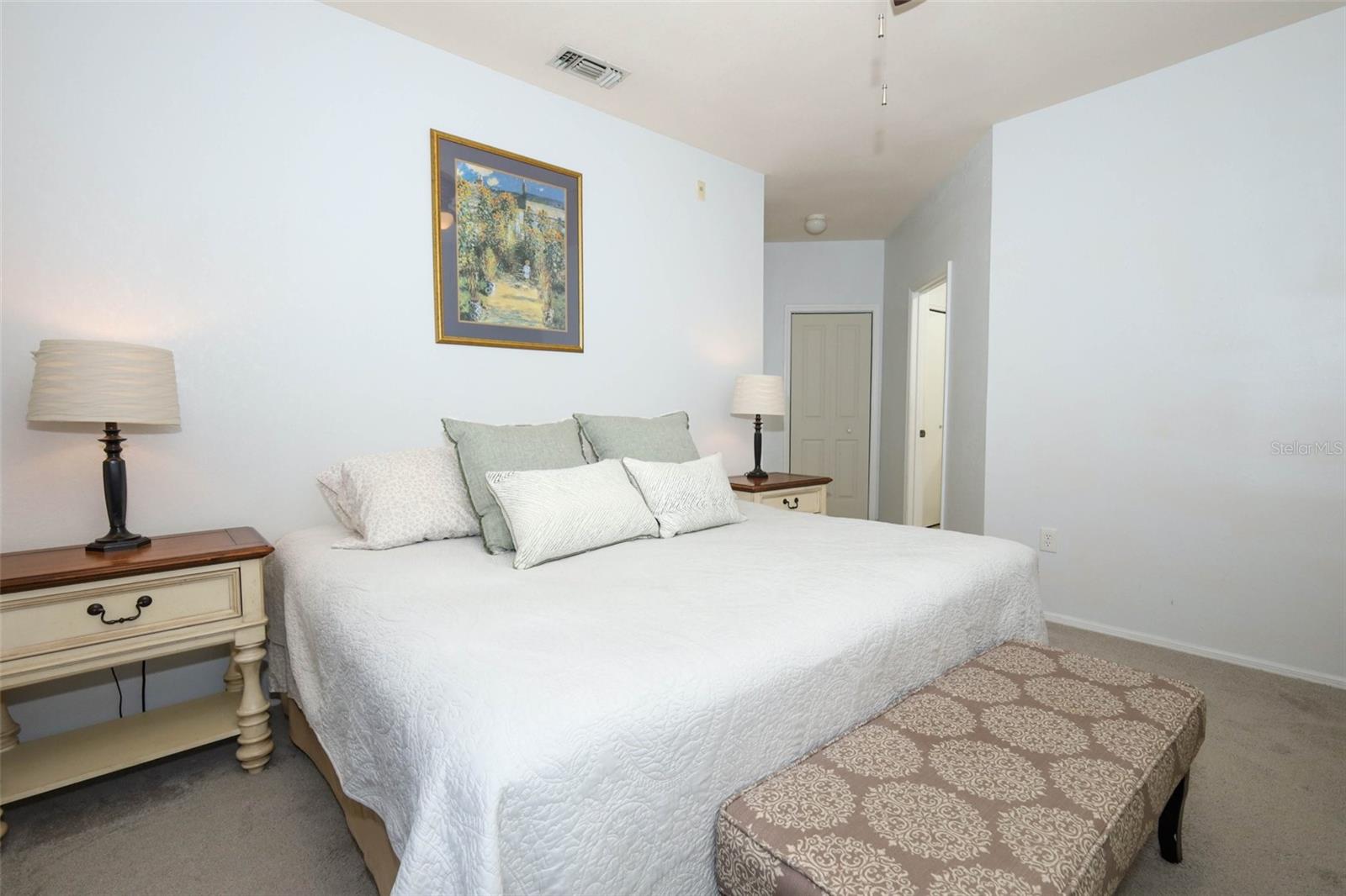 NOTTING HILL A CONDO - Residential