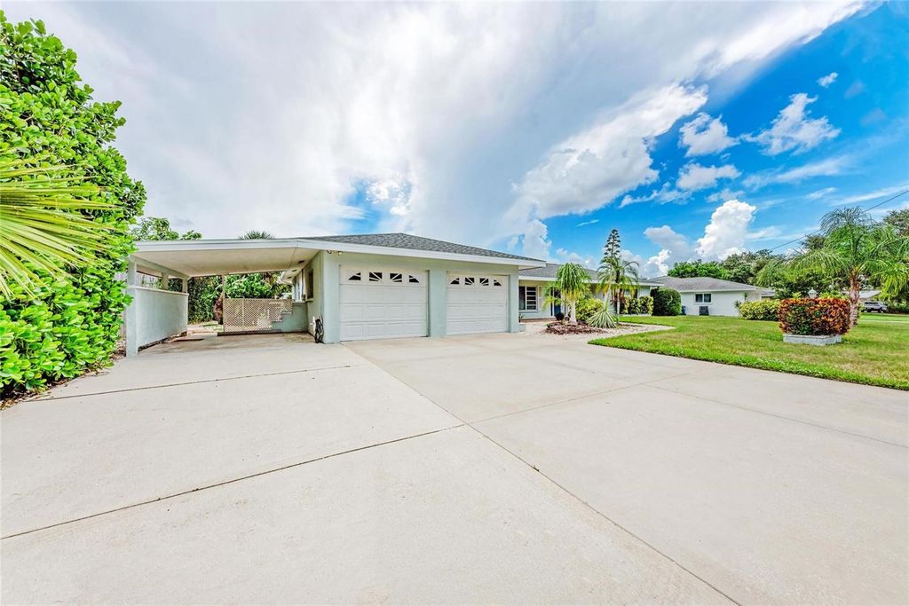 Photo of 2705 S Brink Avenue, Sarasota, FL 34239 (MLS # A4680559)