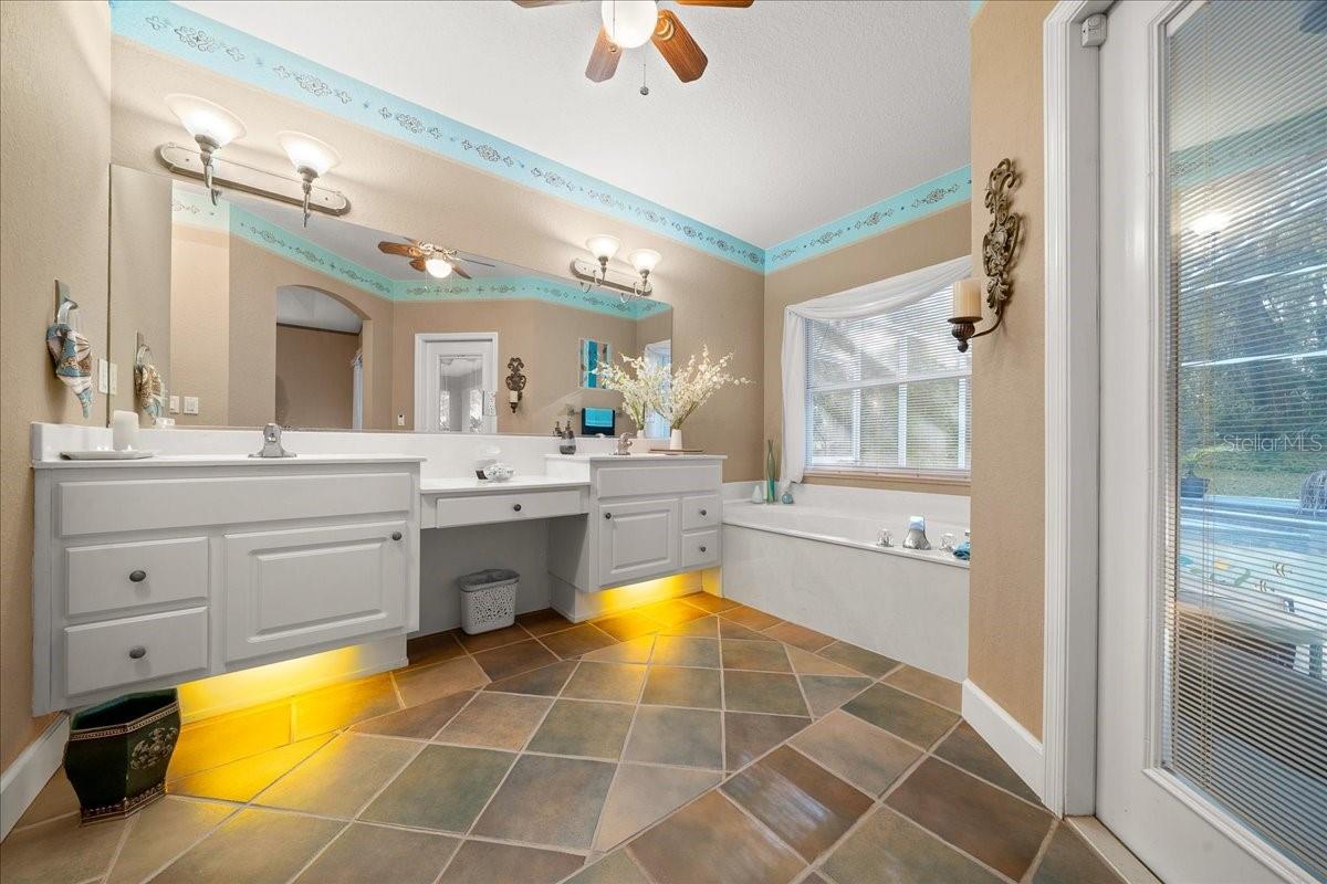 FLORIDA ORANGE GROVE CORP - Residential