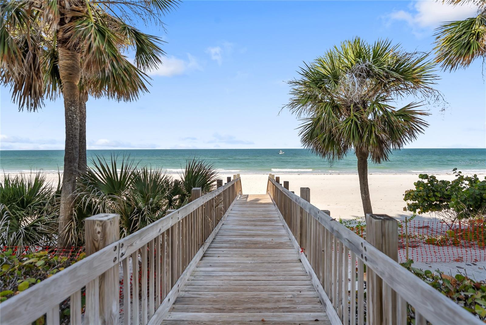 L ELEGANCE ON LIDO BEACH - Residential