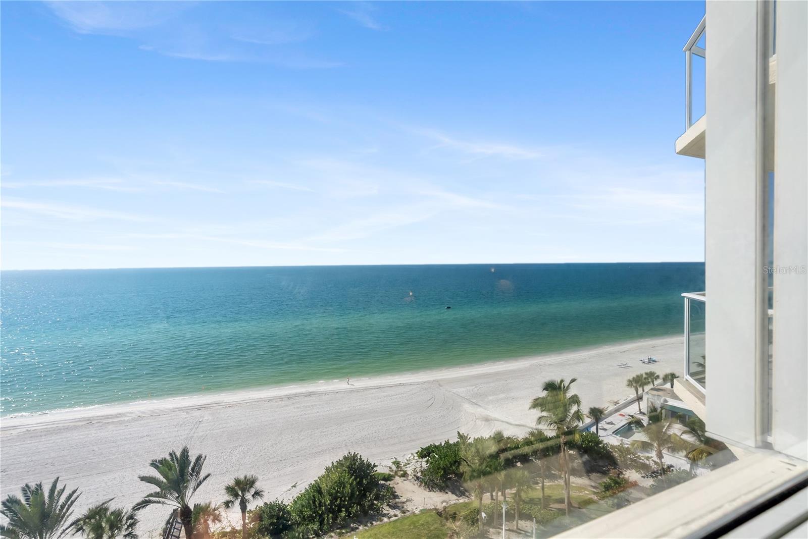 L ELEGANCE ON LIDO BEACH - Residential