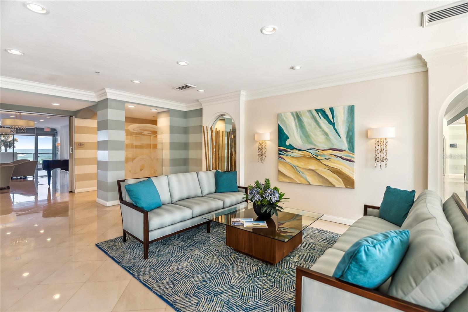 L ELEGANCE ON LIDO BEACH - Residential