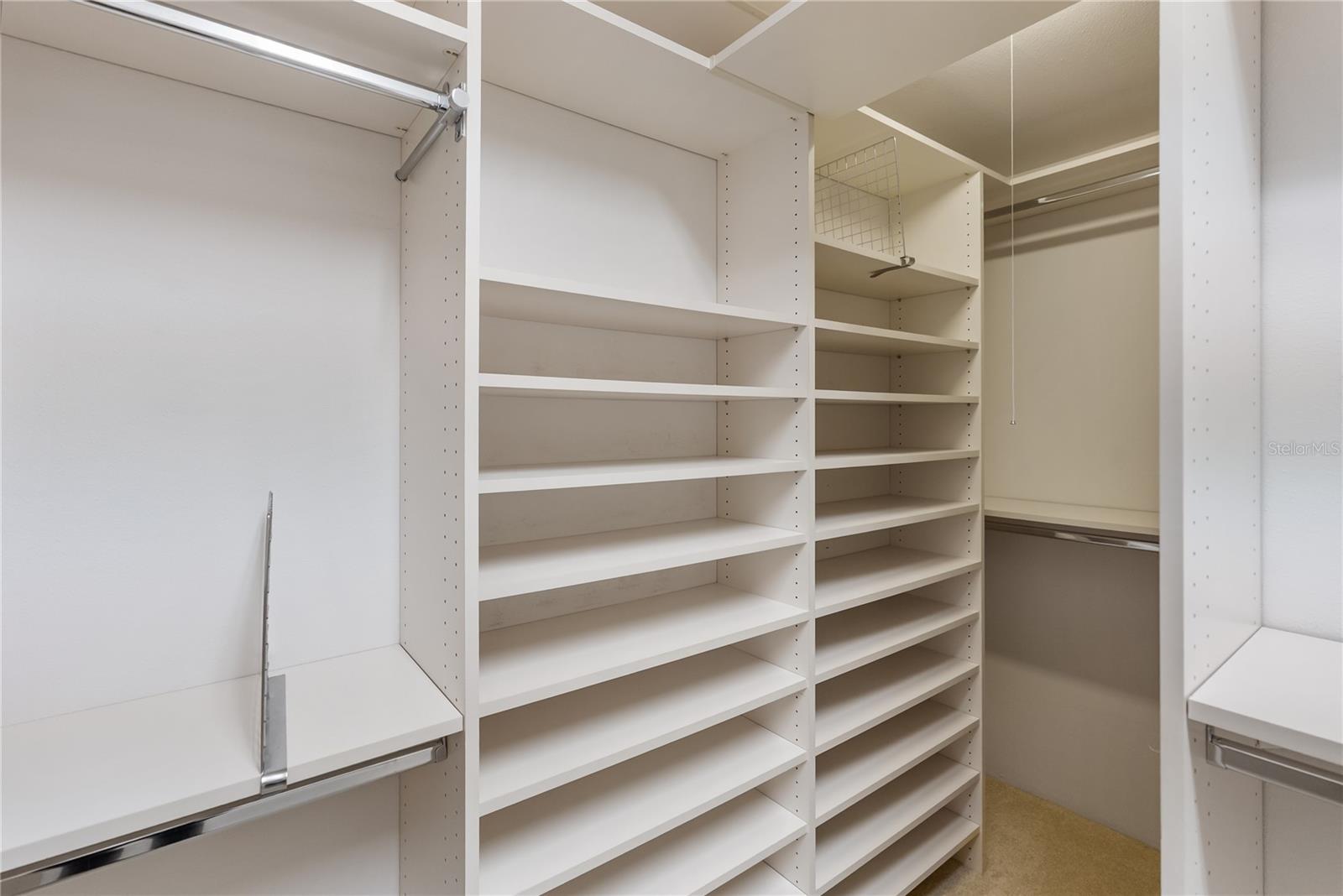 L ELEGANCE ON LIDO BEACH - Residential