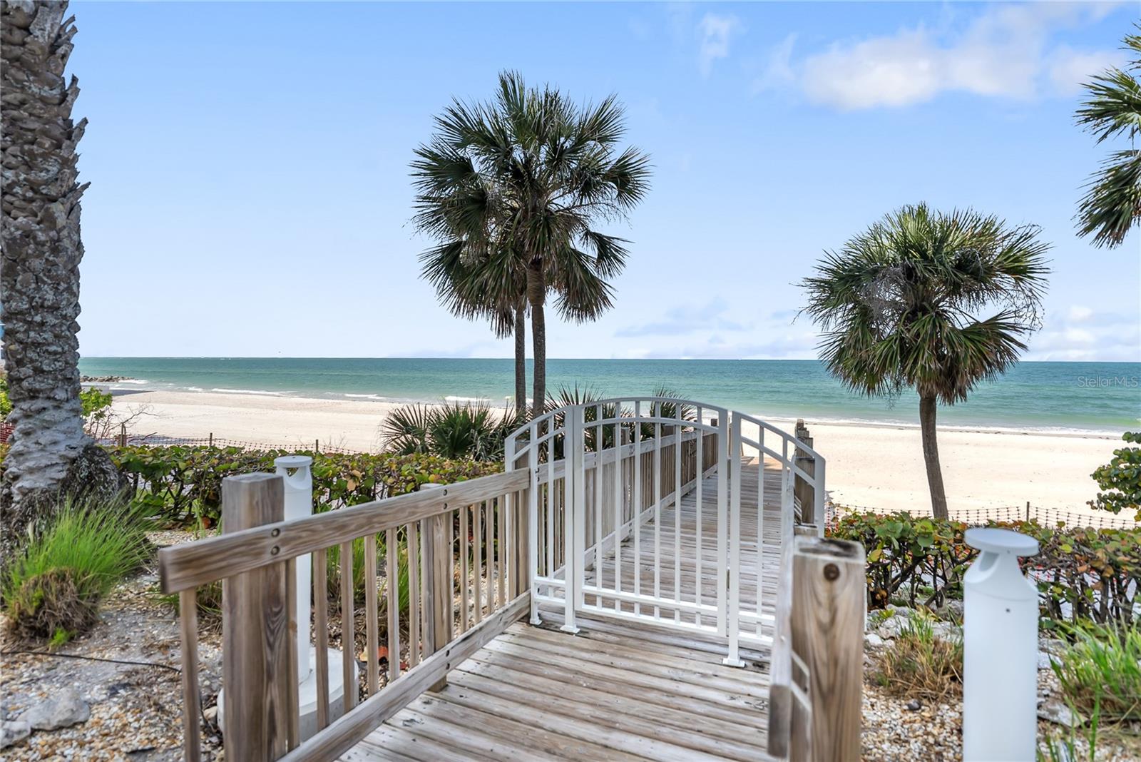 L ELEGANCE ON LIDO BEACH - Residential