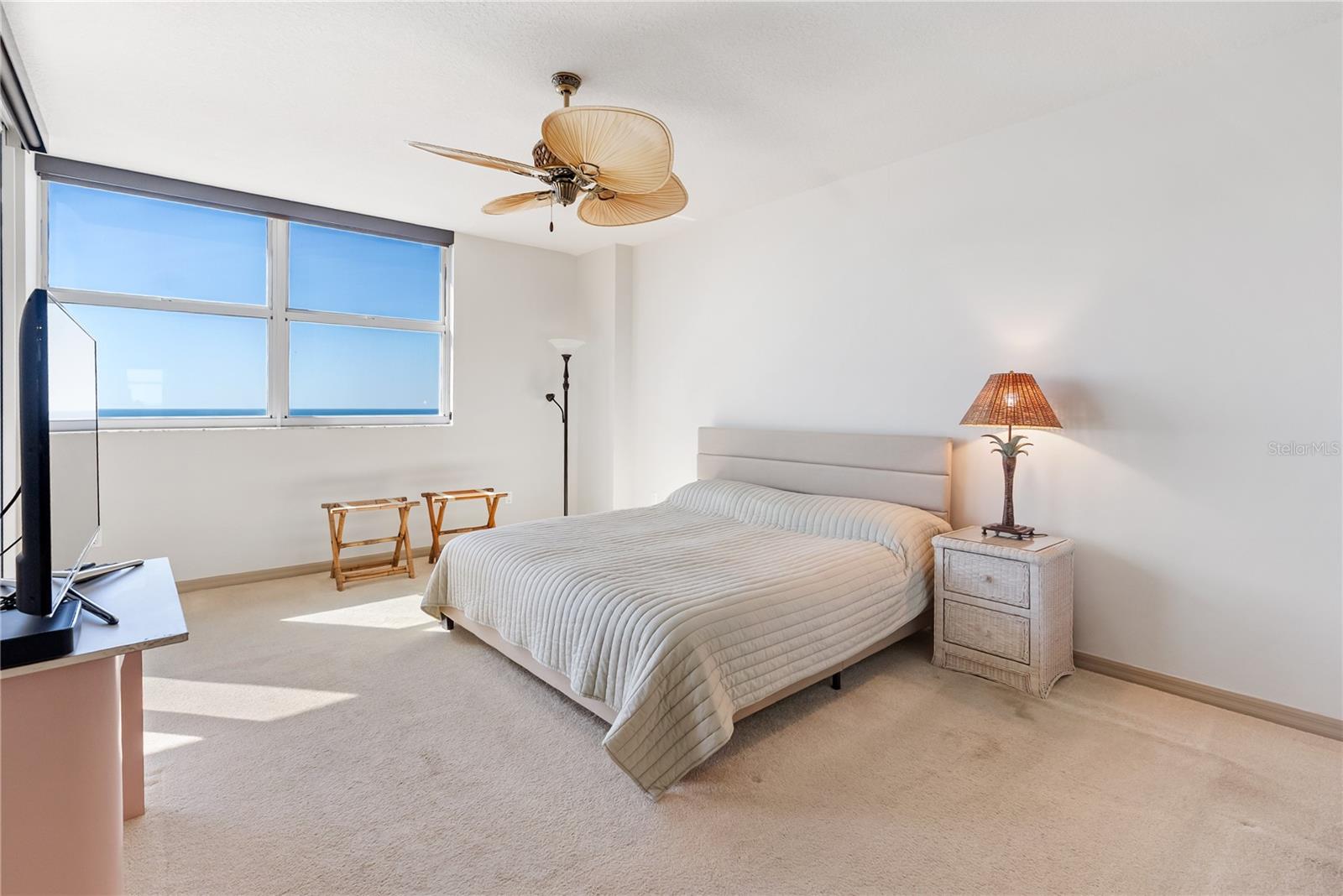 L ELEGANCE ON LIDO BEACH - Residential