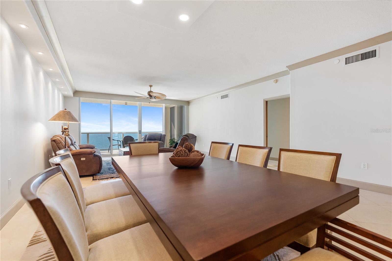 L ELEGANCE ON LIDO BEACH - Residential