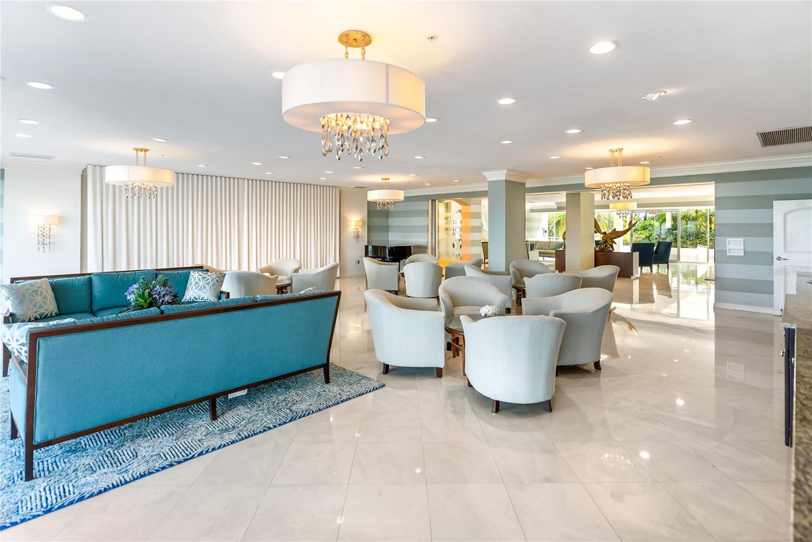 L ELEGANCE ON LIDO BEACH - Residential