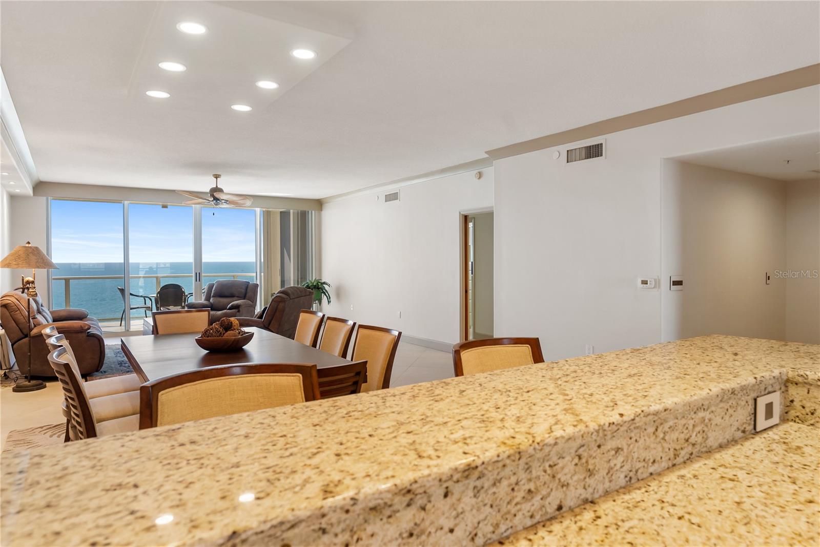 L ELEGANCE ON LIDO BEACH - Residential