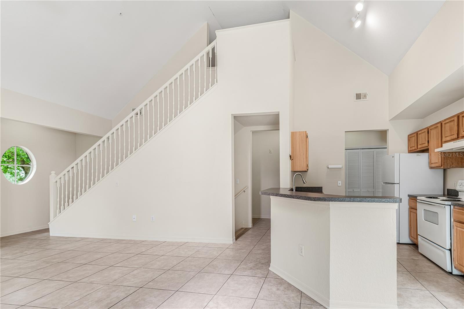 FOUNTAINS/METRO WEST - Residential