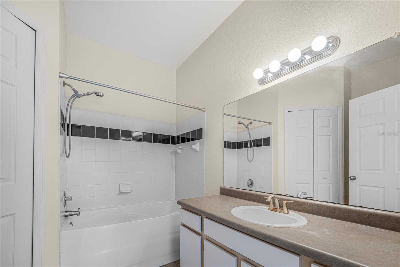 FOUNTAINS/METRO WEST - Residential