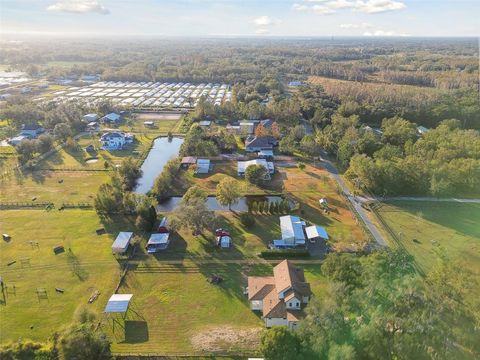 A home in PLANT CITY