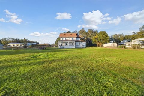 A home in PLANT CITY