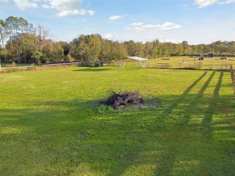 A home in PLANT CITY