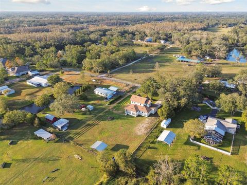 A home in PLANT CITY