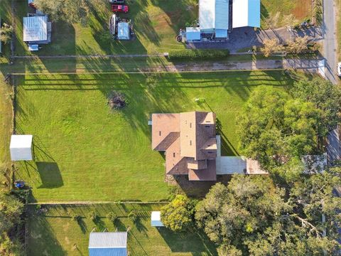 A home in PLANT CITY