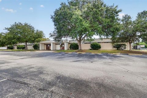 Tiny photo for 1300 S Duncan Drive, Tavares, FL 32778 (MLS # G5117219)