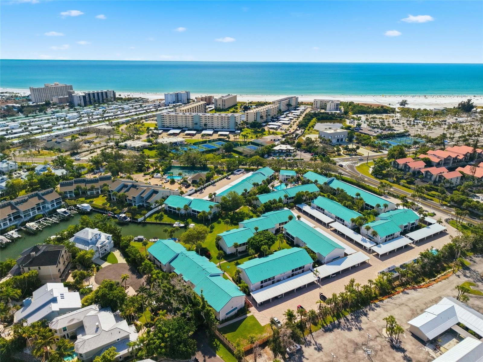 WHITE SANDS VILLAGE - Residential