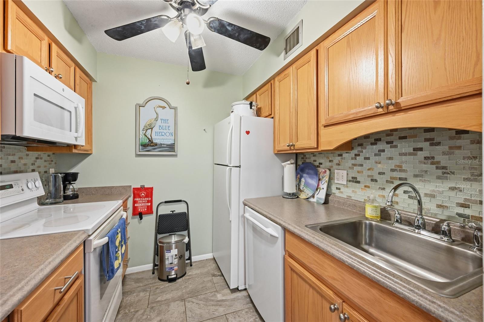 WHITE SANDS VILLAGE - Residential