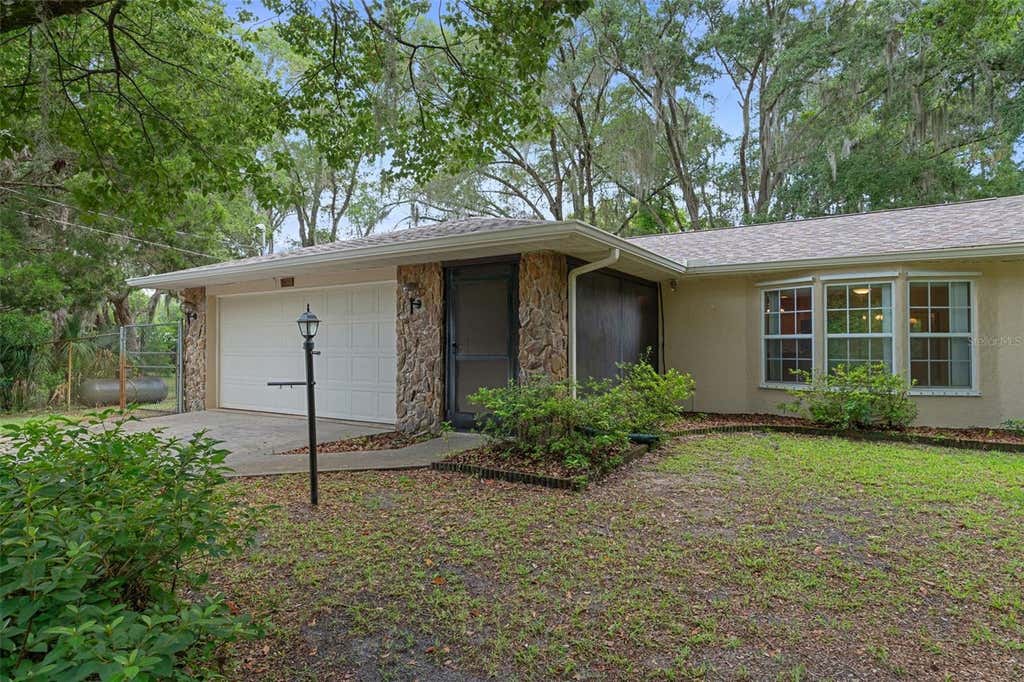Photo of 5931 N Brookgreen Drive, Crystal River, FL 34428 (MLS # OM728187)