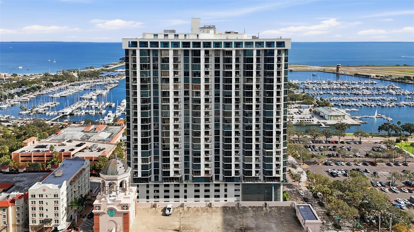 1 BEACH DRIVE SE 1610