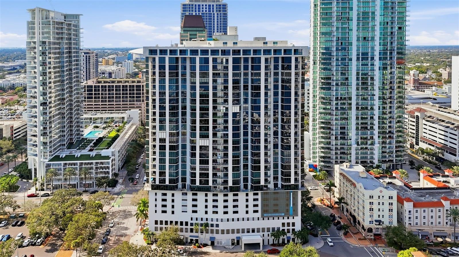 1 BEACH DRIVE SE 1610