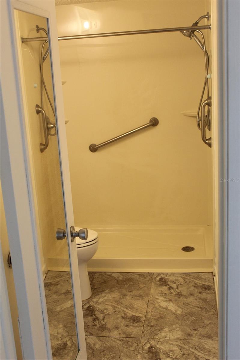 HOLIDAY OAKS CONDO - Residential