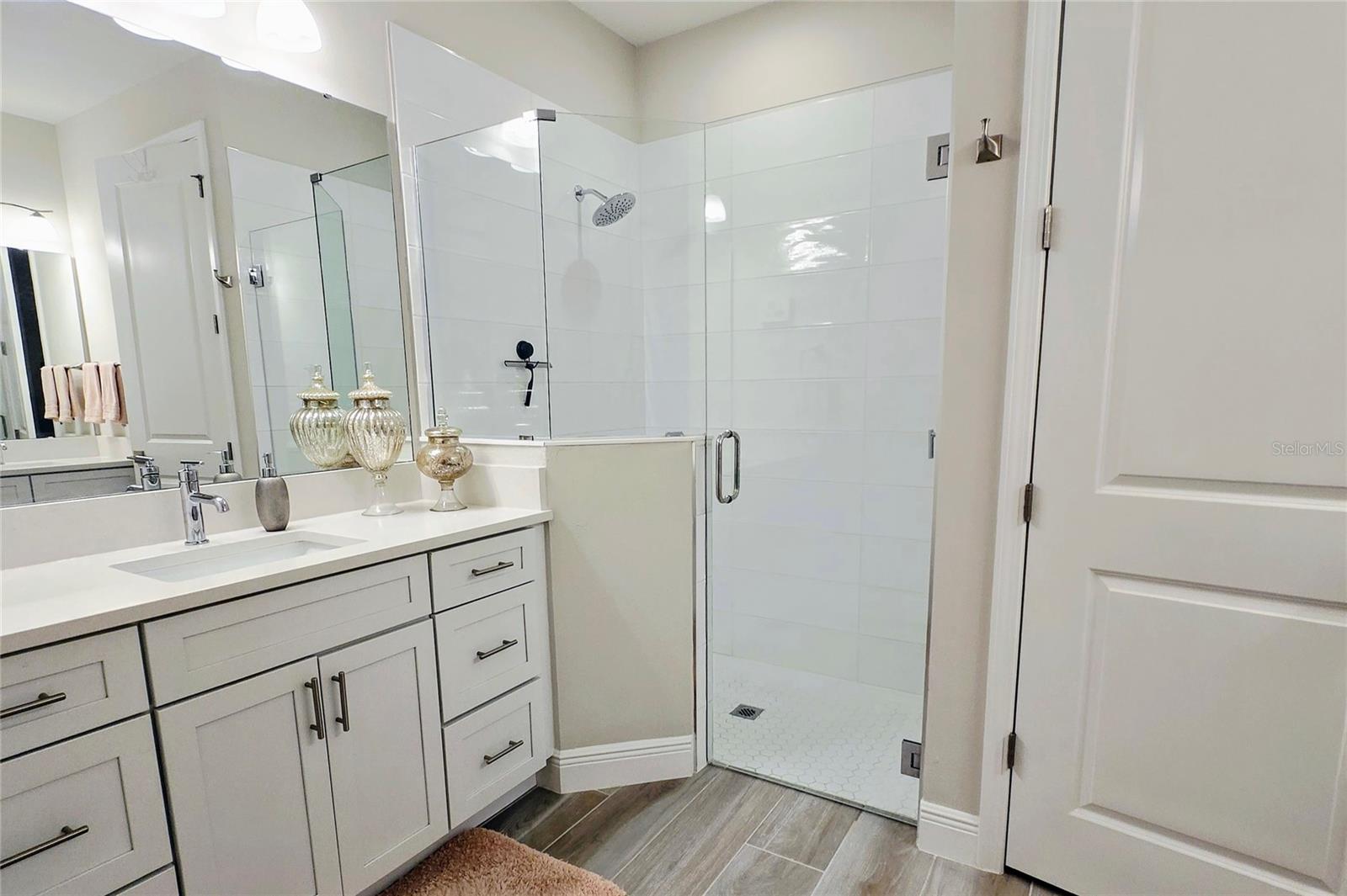 WATERCOLOR PLACE - Residential