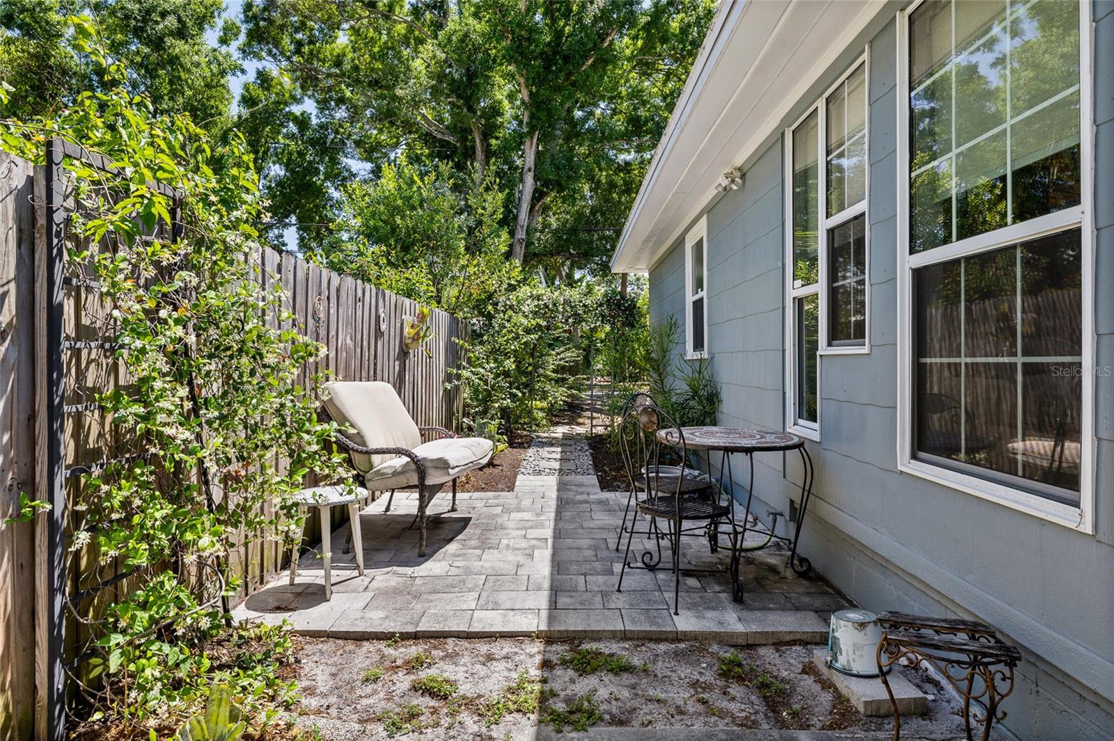 MOONS REP - Residential