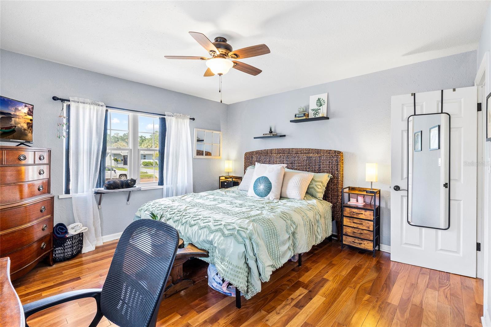 MOONS REP - Residential