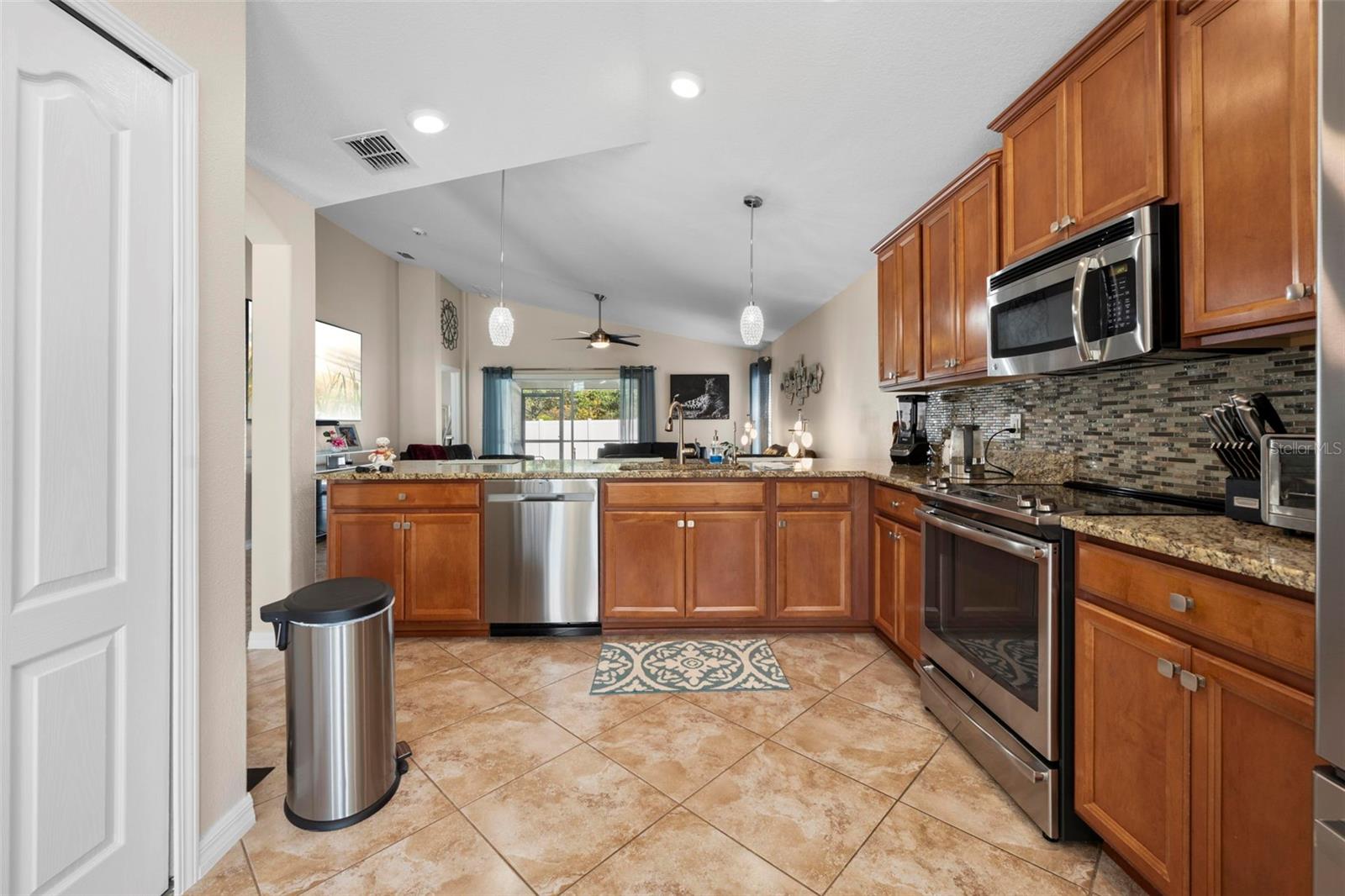 BRIAR OAKS VILLAGE 01 - Residential