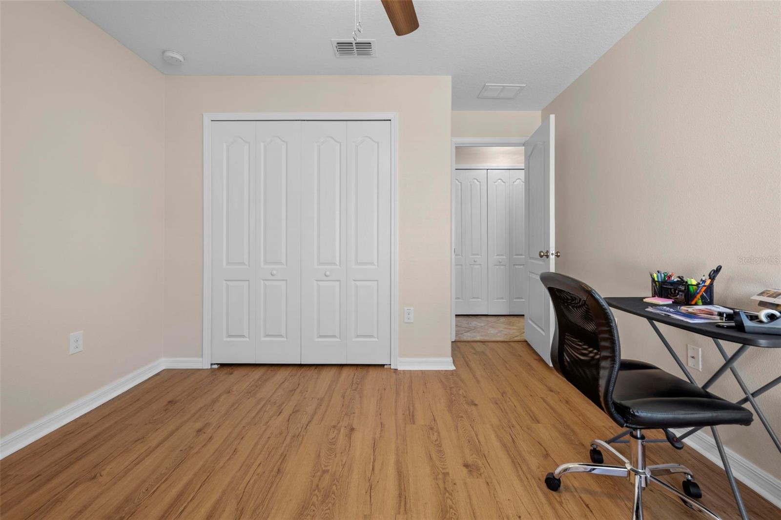 BRIAR OAKS VILLAGE 01 - Residential