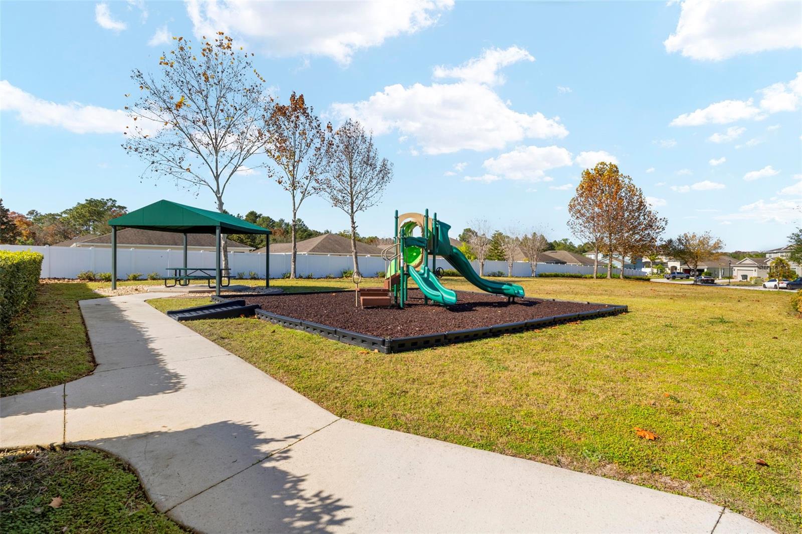 BRIAR OAKS VILLAGE 01 - Residential