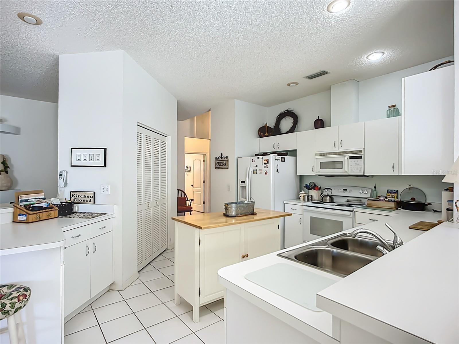 DEL SOL VILLAGE AT LONGWOOD RUN PH 02 - Residential