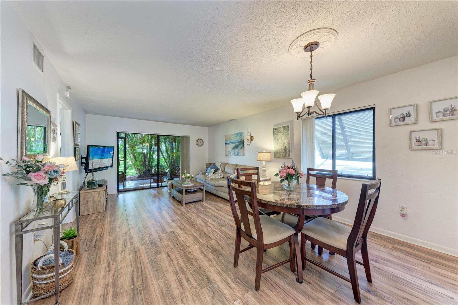 WILLOW LINKS - Residential
