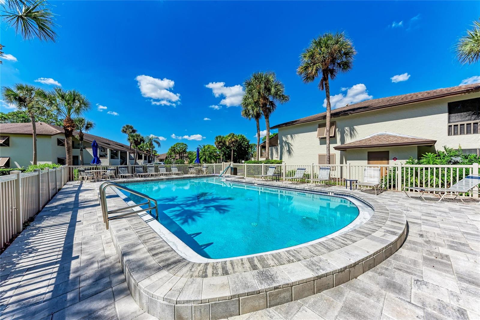 WILLOW LINKS - Residential