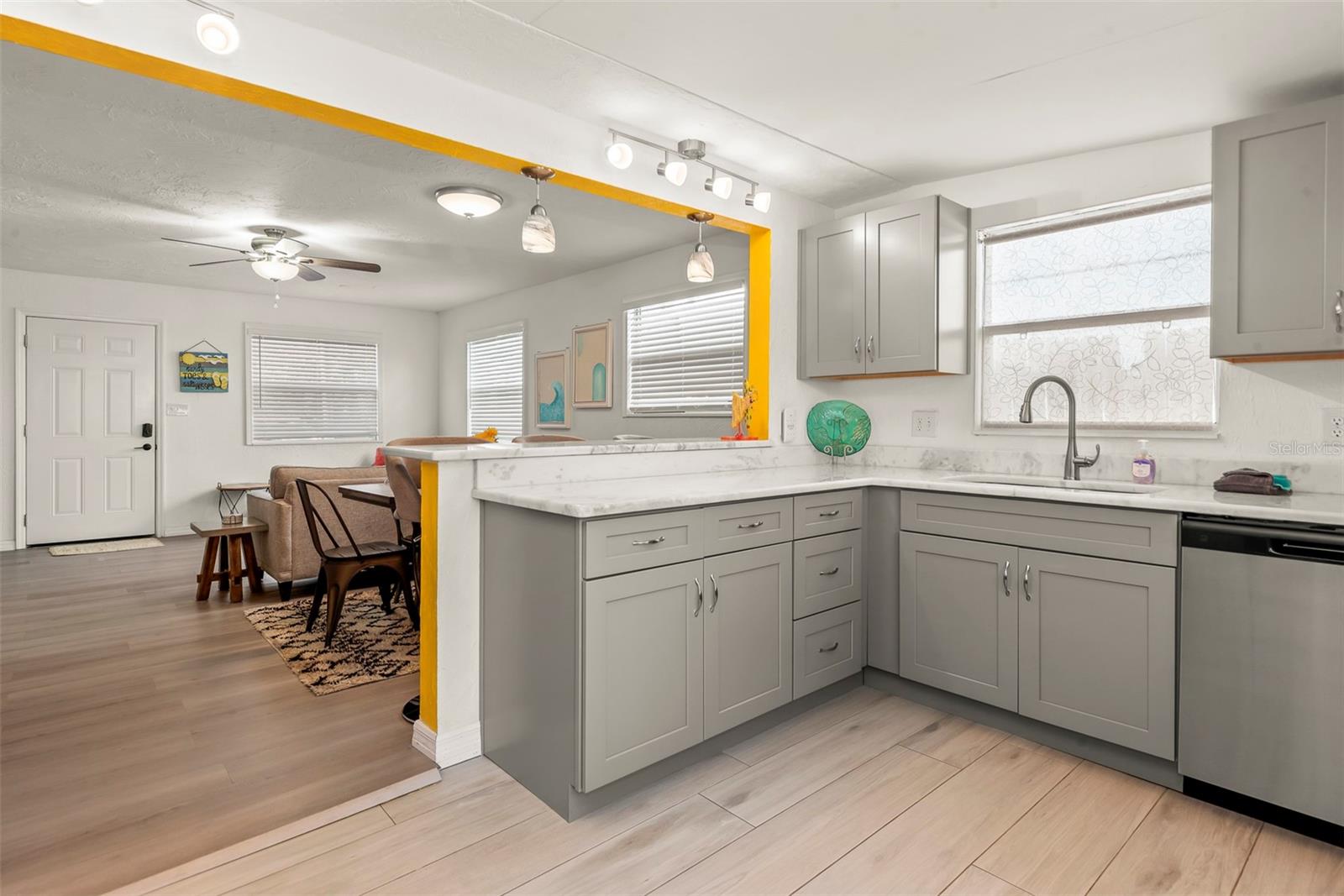 ALLANDALE - Residential