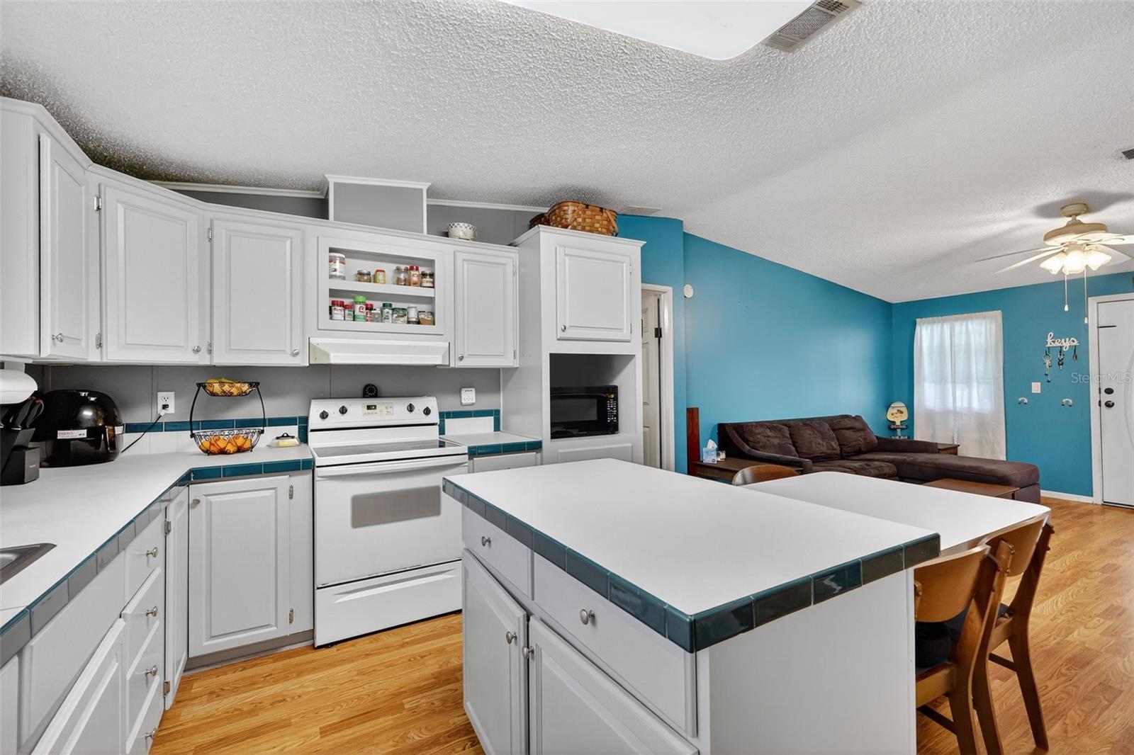 PLUM LAKE ESTATES SUB - Residential