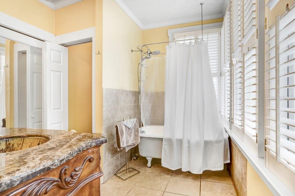 HYDE PARK WEST - Residential