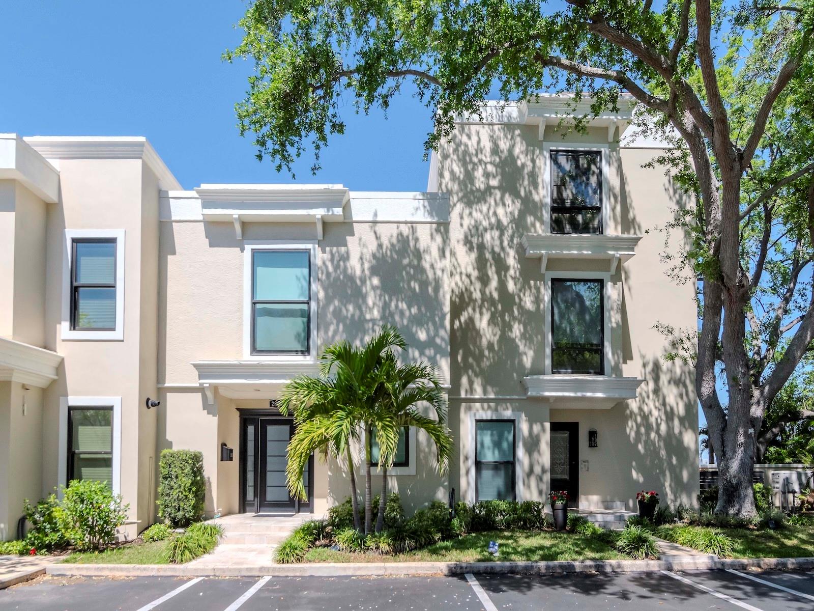 2807 W HAWTHORNE ROAD 11