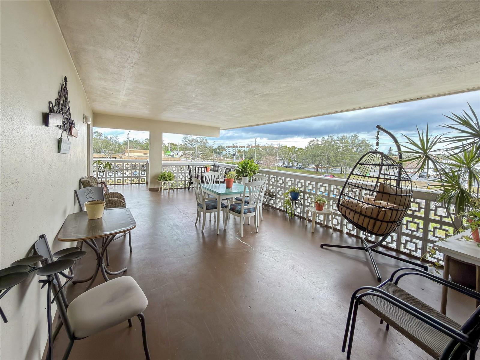 GATEWAY SQUARE APTS - Residential