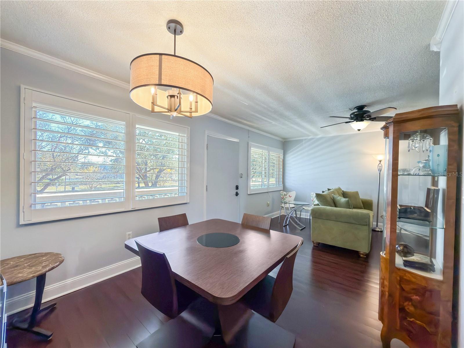 GATEWAY SQUARE APTS - Residential