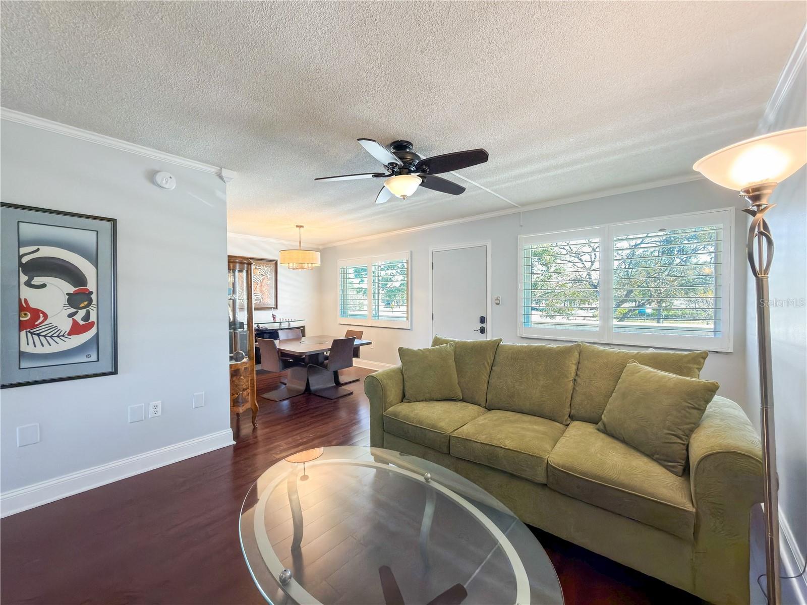 GATEWAY SQUARE APTS - Residential