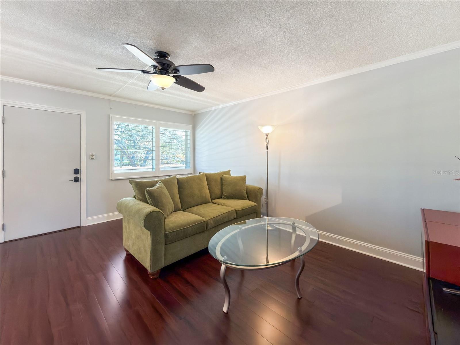 GATEWAY SQUARE APTS - Residential